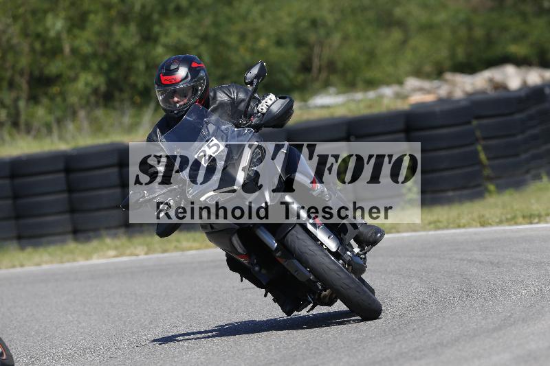 /Archiv-2025/48 25.08.2025 Cornu Master School ADR/gruen-vert/25